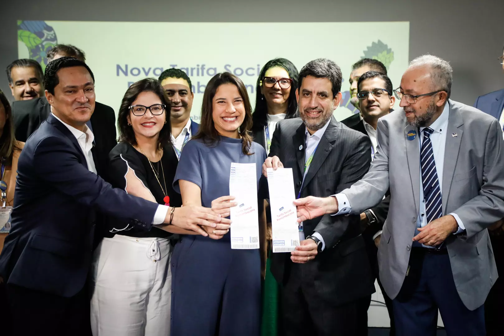 Governo de Pernambuco lança Tarifa Social Pernambucana, com desconto de 55% na conta de água e esgoto para 1,63 milhão de pessoas